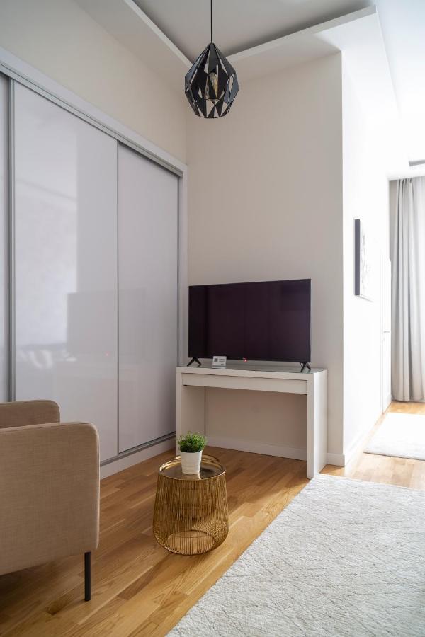 Luxury Quentin Apartment 3 Bedrm, 2 Bathrm Budapest Exterior photo